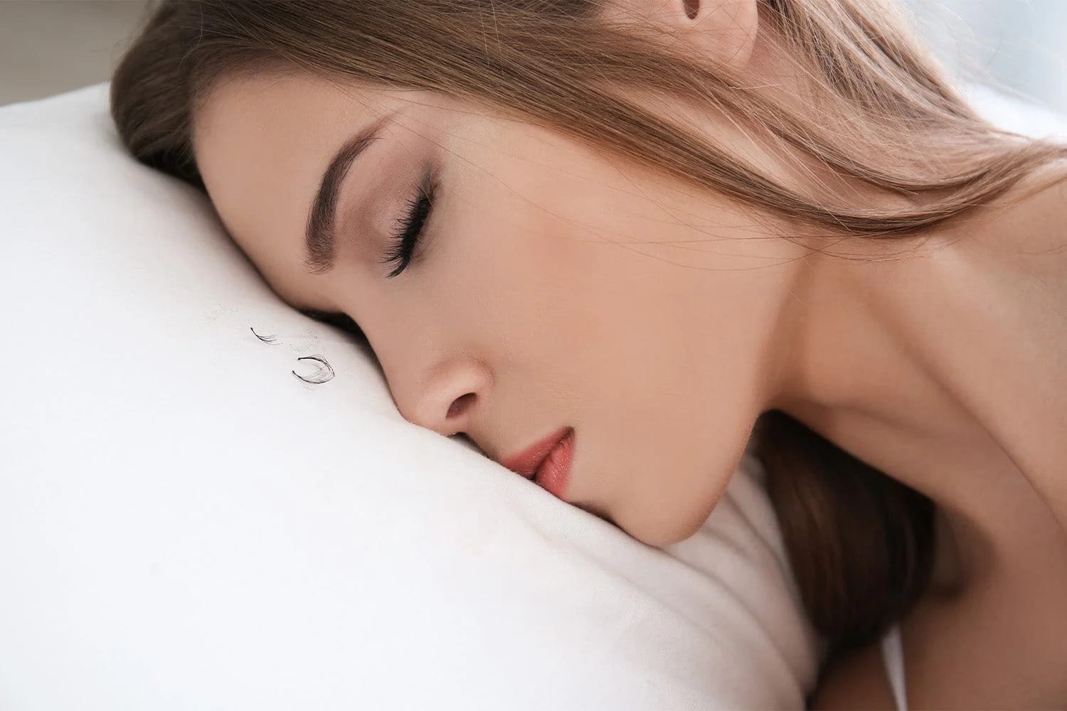How to Sleep with Lash Extensions Without Damaging Them